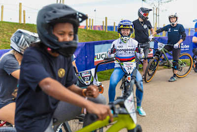 Payton Ridenour gives thumbs up to the camera in Lisbon.
