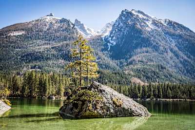 Malerischer Blick auf den Hintersee.