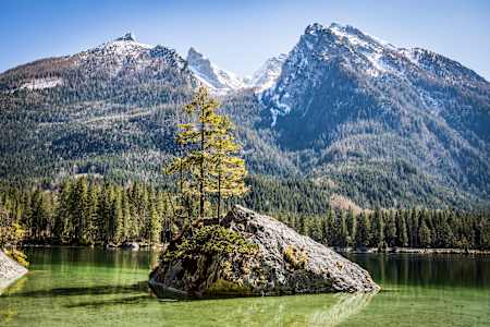 Malerischer Blick auf den Hintersee.