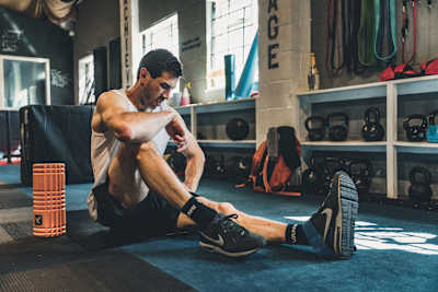 Gee Atherton training after his injuries that he received from his The Knife Edge edit