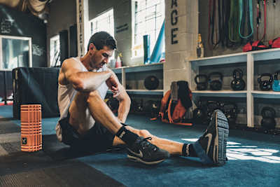 Gee Atherton training after his injuries that he received from his The Knife Edge edit