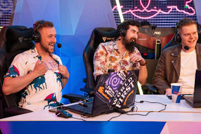 Rich Campbell (left) urges viewers to join his guild Rich Campbell casting the Wow World First at the Red Bull Gaming Sphere.