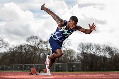 Elijah Hall trains in Houston, Texas