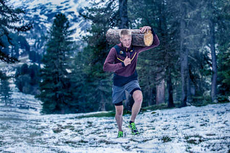 Baumstamm schultern beim All In