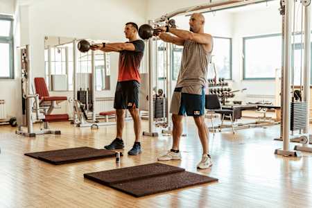 Een explosieve full-body oefening. Om je uithouding te verbeteren. 