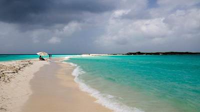 Los Roques, uma pequena praia de areia e mar azul-turquesa perto de Caracas.