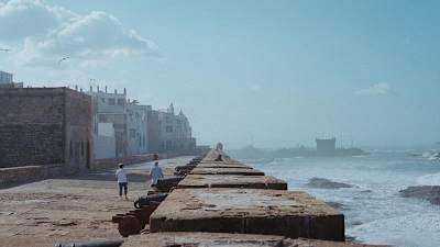 Essaouira pela costa em Marrocos.