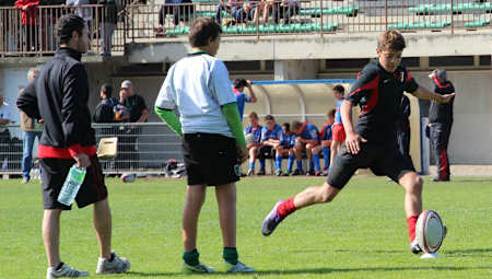 Le jeune Romain Ntamack lors d'un entrainement de rugby.