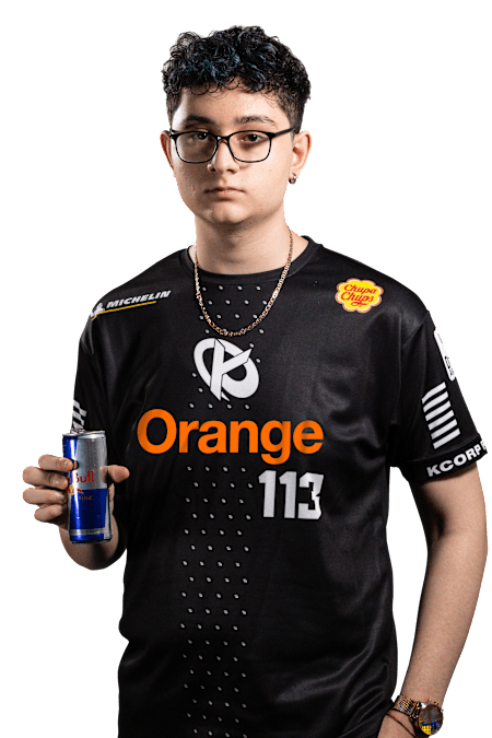 Le succès de l’intégration de 113 dans la Karmine Corp, n’est pas seulement dû à son talent et ses compétences, mais aussi à son profil de joueur qui est en phase avec l’identité de l’équipe.