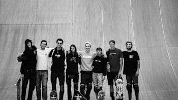 La crew de Tony Hawk para la competición Skate And Create 2020.