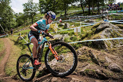 Emily Batty in action at a World Cup XCO race