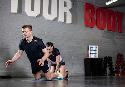 Joe Canning Ejercicios para isquiotibiales: Flexiones nórdicas 