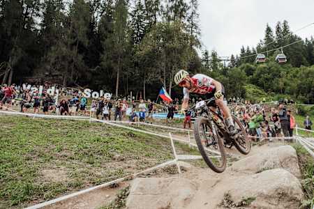 Nino Schurter races at the 2021 UCI MTB World Championships in Val di Sole.