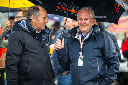 Helmut Marko en la parrilla con Gerhard Berger.