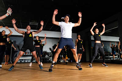 Roland Fischnaller durante un entrenamiento de fitness en McFIT en Milán, Italia, el 27 de septiembre de 2018.