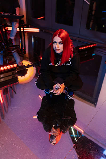 Badmómzjay bei der Aufzeichnung der Red Bull Soundclash Studio Edition