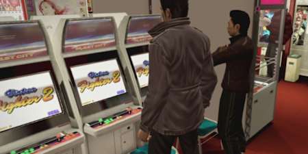 Tu peux aussi jouer à Virtua Fighter 2 dans Yakuza 5.