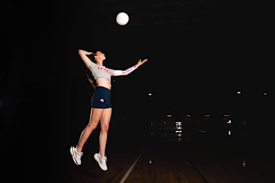 Bergen Reilly serving