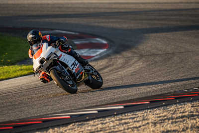 KTM RC 8C: Das erste Mal echtes Renn-Feeling