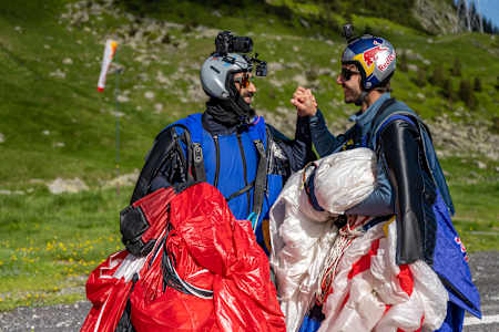 Primul zbor cu wingsuit-ul deasupra Transfăgărășanului