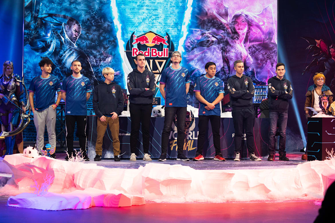 Όλοι οι gamers του Παγκόσμιου Τελικού του Red Bull Solo Q 2021