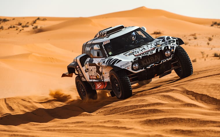 Peterhansel, 2018 DAKAR Rally, Peugeot 3008 DKR-01 in miniature clock