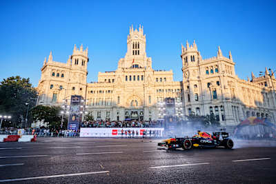 Sergio Perez podczas Red Bull Showrun w Madrycie