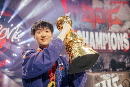 El midlaner de Bilibili Gaming Zhuo 'Caballero' Ding.