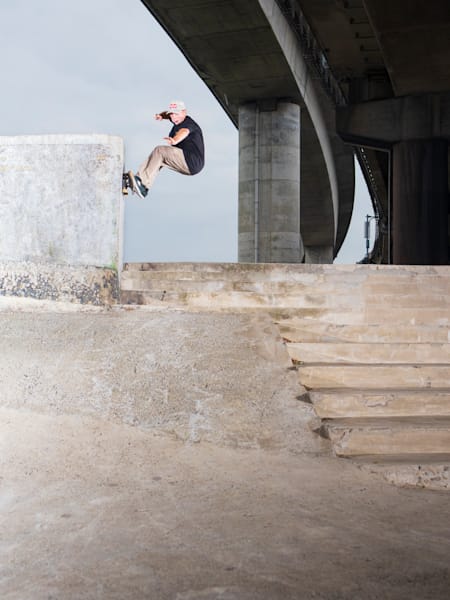 Jamie Foy Does a Frontside Wall Ride in Taiwan