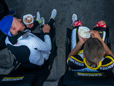 朝食で炭水化物と水分をさらに補給する