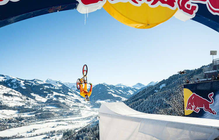 Streif Ride』：アルペンスキーの聖地をトライアルバイクで激走