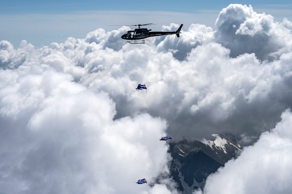 primul zbor cu wingsuit-ul deasupra transfăgărășanului