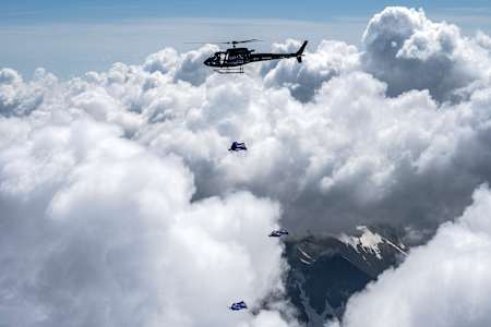 Primul zbor cu wingsuit-ul deasupra Transfăgărășanului