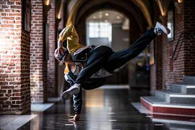 B-Boy Wing posando para un retrato en el Hotel Couvent des Minimes en Lille, Francia durante el Europe Red Bull Allstar Tour, 23 de febrero de 2018.