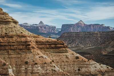 An image of the natural terrain in southern Utah, USA> 