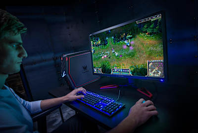 An image of a man playing League of Legends