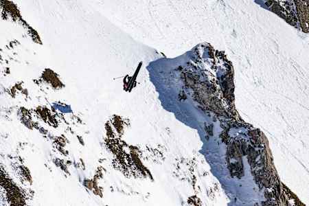 Le skieur freestyle Max Palm envoie du lourd sur le Freeride World Tour.