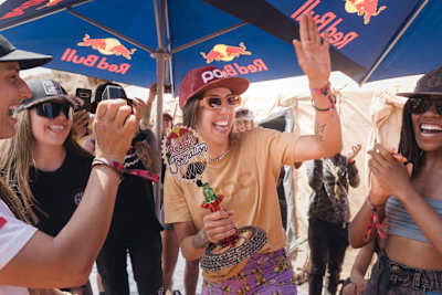 Camila Nogueira receives the Spiciest Line Award at Red Bull Formation 2022.
