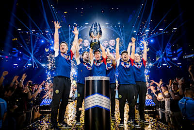 Team Vitality świętuje zwycięstwo podczas IEM Cologne 2024