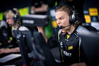 Counter-Strike 2 player Aleksib in action in 2025.
