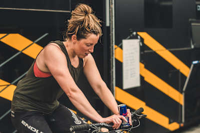 Rachel Atherton al Red Bull Mountain Bike Performance Camp di Machynlleth Mai 2023, in Galles.  