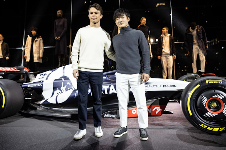 Scuderia AlphaTauri Formula 1 sürücüleri Nyck De Vries ve Yuki Tsunoda