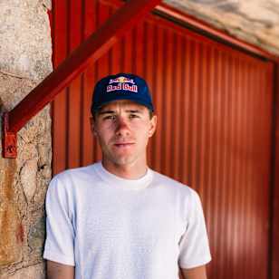 Remco Evenepoel posiert für ein Porträt im Red Bull Bora hansgrohe Training Camp in Sierra Nevada, Spanien am 27. Mai 2026