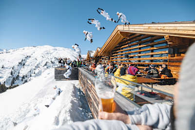That's one way to liven up the apres ski action