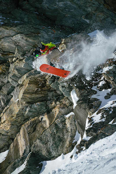An image of a snowboarder on Bec des Rosses, Verbier.