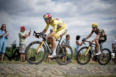 Wout van Aert racing over the cobbles on stage 5 of the Tour de France 2022 in France on July 6, 2022.