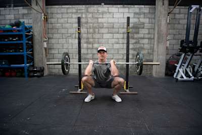 Brook Macdonald macht Squats in Wellington, Neuseeland im April 2019.