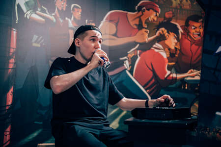 Red Bull Zockt 100 Host Felix "Filow" Nier beim Gaming