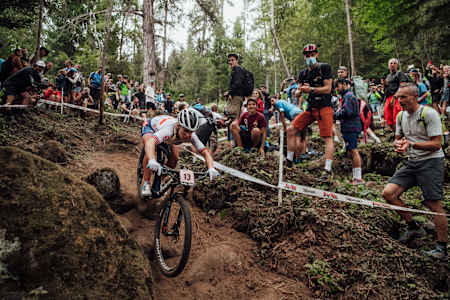 Evie Richards races at the UCI MTB World Championships in September 2021.