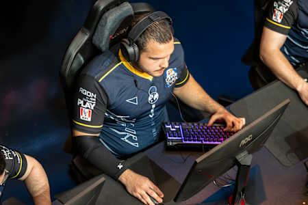 Hráči během Red Bull Campus Clutch Turkey Final 2022 v Istanbulu